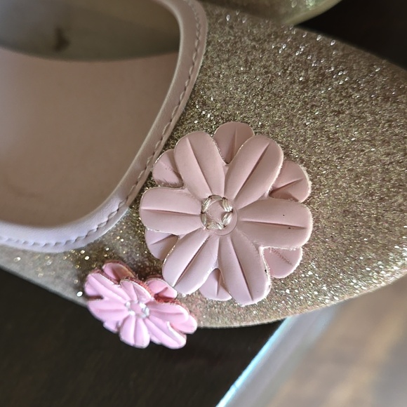 OshKosh B'gosh Pink Sparkly Ballet Flats With Flowers Size 11 Toddler - Picture 6 of 6